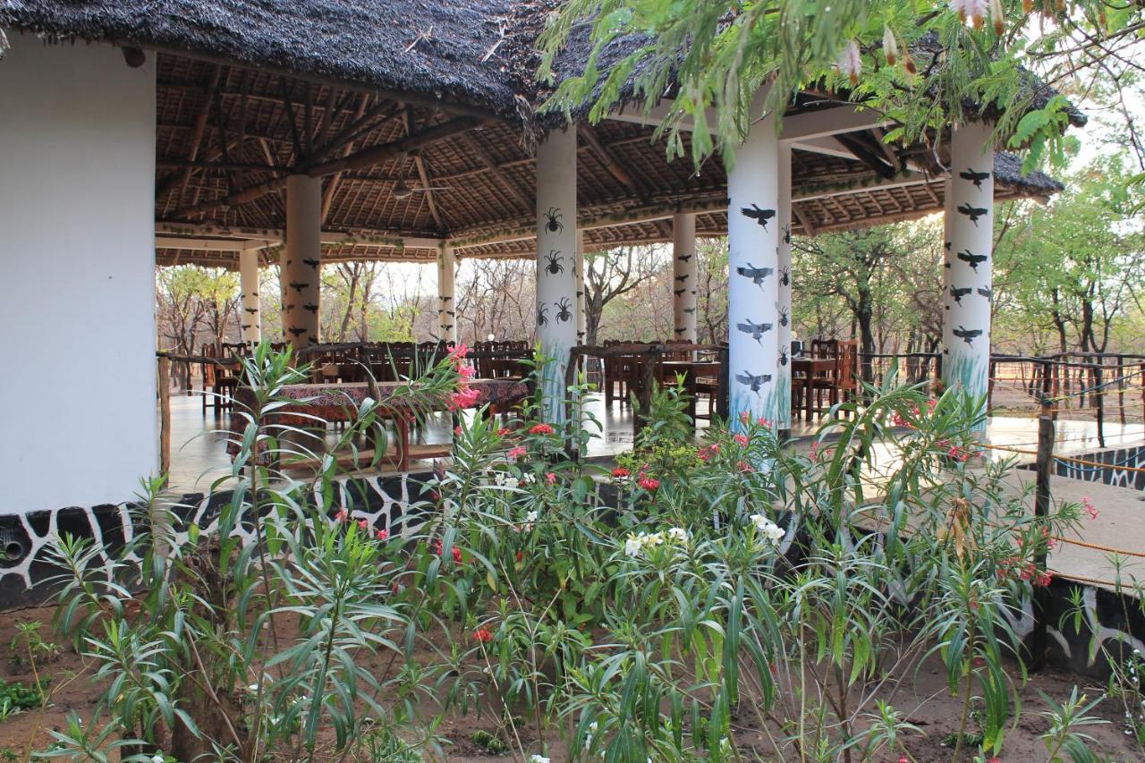 Voyage Village Lodge Mikumi Kültér fotó