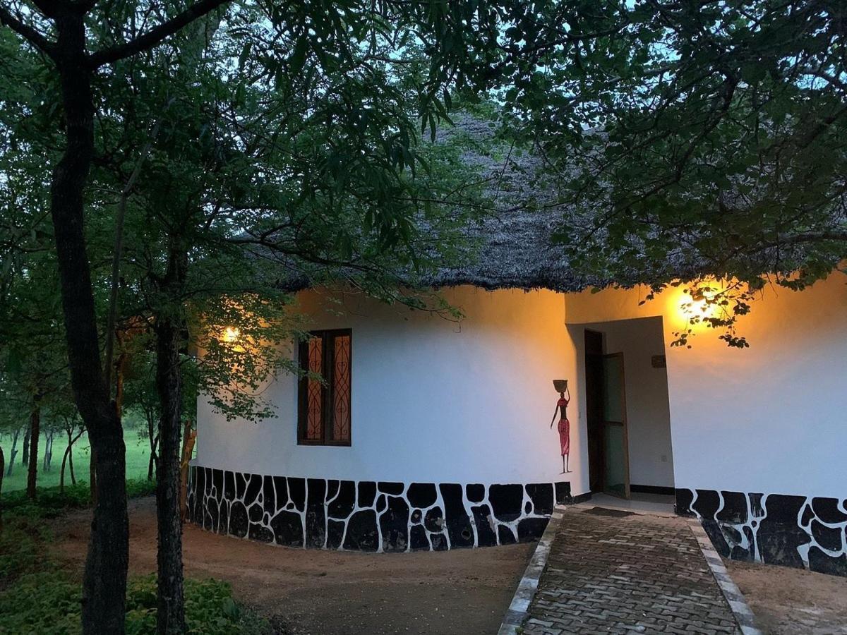 Voyage Village Lodge Mikumi Kültér fotó